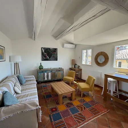 Apartment 2 Pieces Climatise En Duplex Avec Terrasse